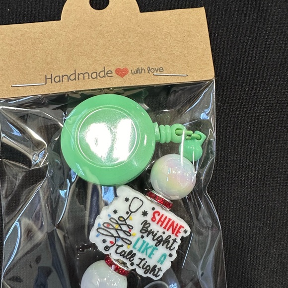 @Meranda_p_13 Badge Reels, Pens etc - Picture 8 of 10